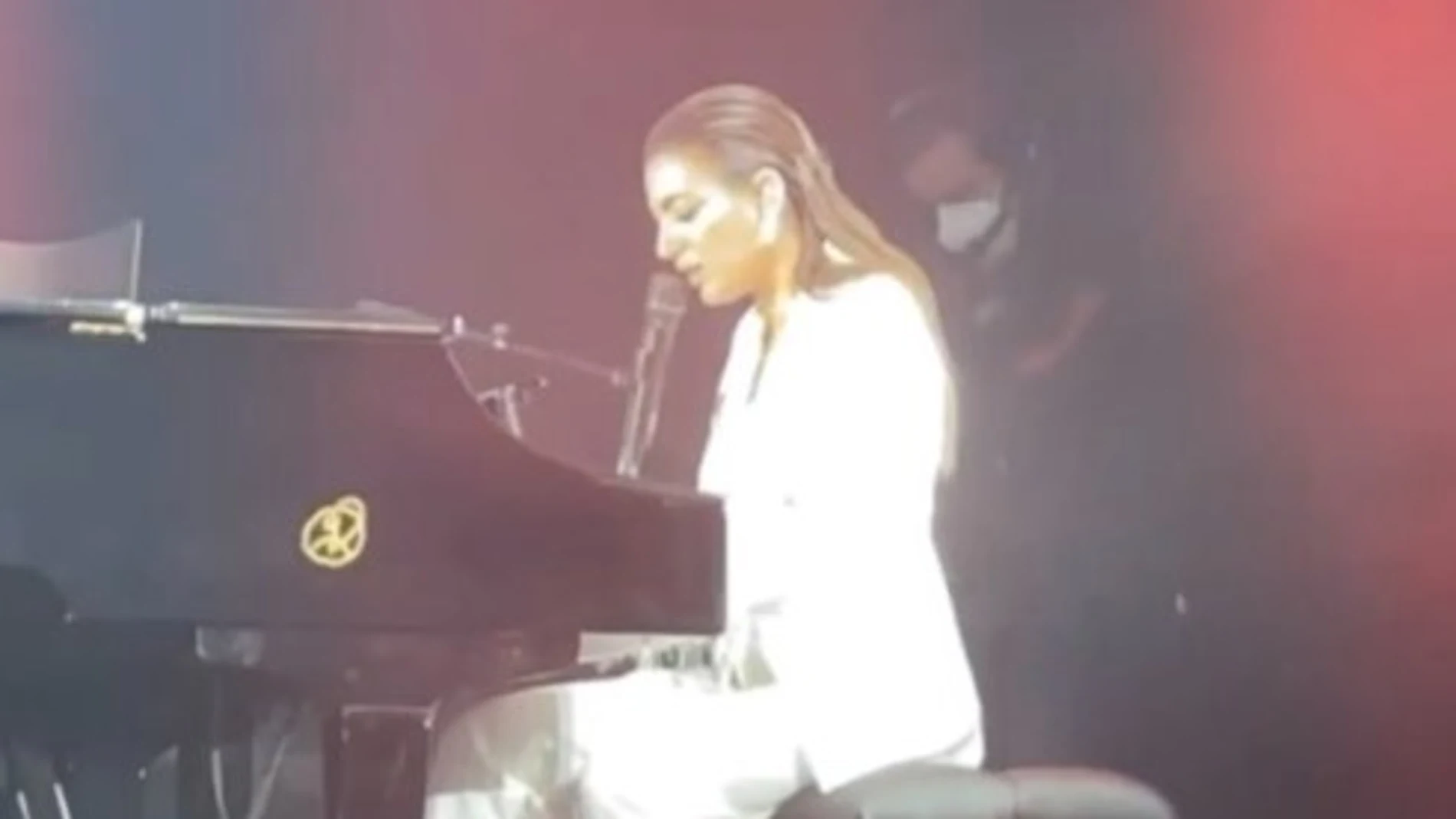 Ana Guerra, en el concierto homenaje a Rocío Jurado en el Wizink Center de Madrid