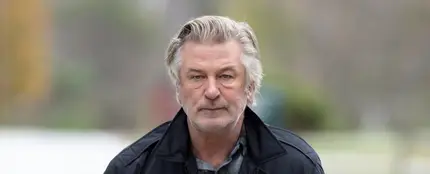 Alec Baldwin quiere terminar de rodar 'Rust' tras la muerte accidental de Halyna Hutchins Alec Baldwin quiere terminar de rodar 'Rust' tras la muerte accidental de Halyna Hutchins