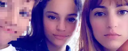 Rosalía con su sobrino Genís y su hermana Pili Rosalía con su sobrino Genís y su hermana Pili
