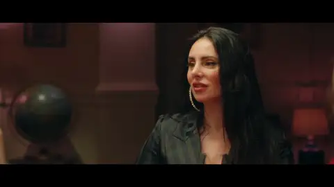 La Mala Rodríguez y Esperanza Aguirre critican el machismo en el mundo de la fotografía: "¿A Serrat le dicen esto?" La Mala Rodríguez y Esperanza Aguirre critican el machismo en el mundo de la fotografía: "¿A Serrat le dicen esto?"