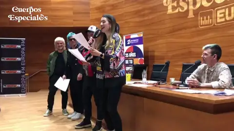 Eva Soriano y Varry Brava cantan 'Raffaeva' en el especial 'Cuerpos especiales' de Elche Eva Soriano y Varry Brava cantan 'Raffaeva' en el especial 'Cuerpos especiales' de Elche