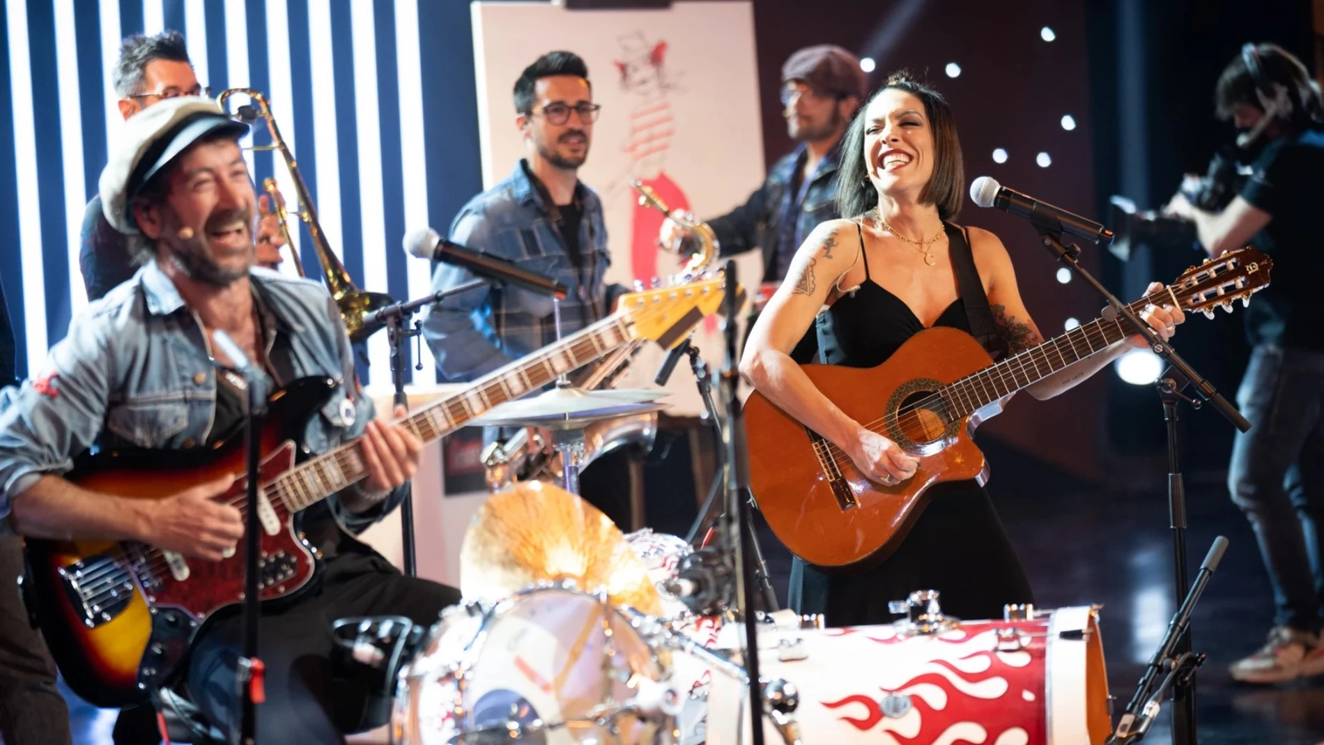El reto musical de Lorena Castell en 'El Desafío': guitarra y voz junto a Muchachito Bombo Infierno