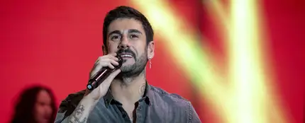 Melendi la lía en un hotel de Barcelona con una fiesta que “se le fue de la manos” Melendi la lía en un hotel de Barcelona con una fiesta que “se le fue de la manos”