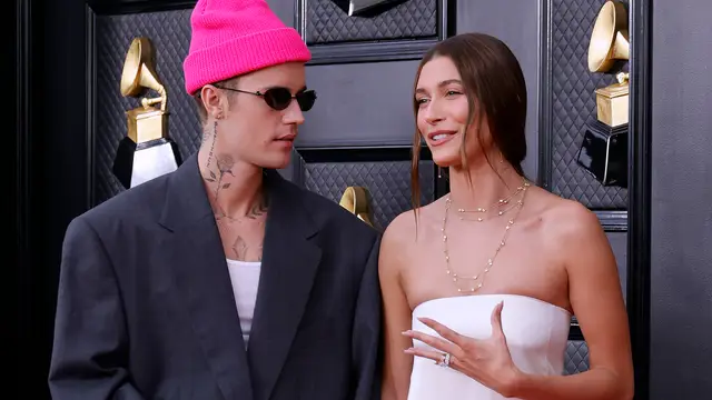 ¿Hailey Bieber está embarazada? Los fans lo tienen claro al verla posar con Justin en los Grammy