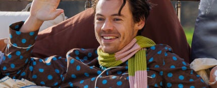 Harry Styles, en la grabaci&oacute;n de un videoclip frente a Buckhuckingham Palace