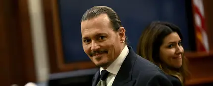 Johnny Depp parte del dinero que Heard prometió y no pagó Johnny Depp parte del dinero que Heard prometió y no pagó
