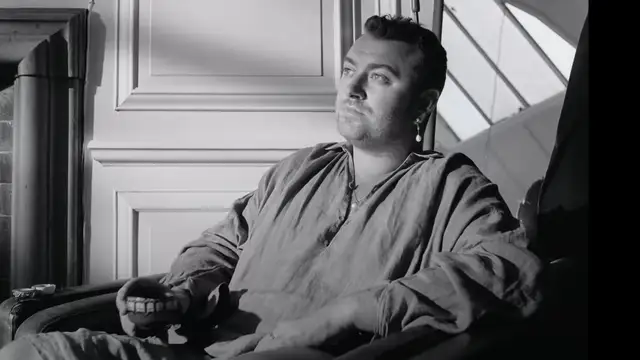 Sam Smith en el vídeo de 'Love me more'