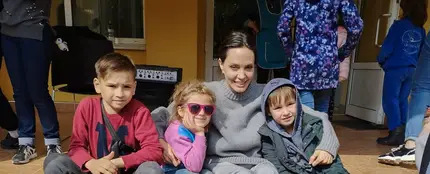 Angelina Jolie interrumpe su visita a Ucrania por las sirenas de aviso de bombas Angelina Jolie interrumpe su visita a Ucrania por las sirenas de aviso de bombas