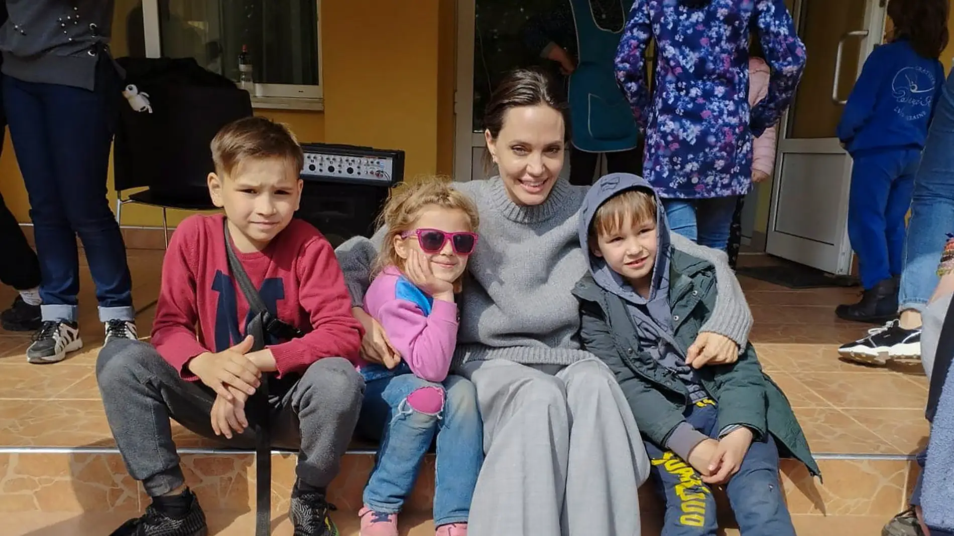 Angelina Jolie interrumpe su visita a Ucrania por las sirenas de aviso de bombas