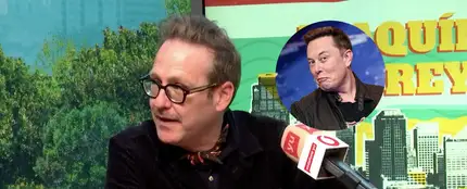 Joaquín Reyes es Elon Musk: "Si le echamos cocaína a la Coca-Cola el bote sale por 40 dólares" Joaquín Reyes es Elon Musk: "Si le echamos cocaína a la Coca-Cola el bote sale por 40 dólares"