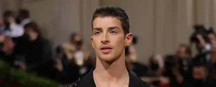 Manu Ríos, el otro español de la gala MET 2022 Manu Ríos, el otro español de la gala MET 2022