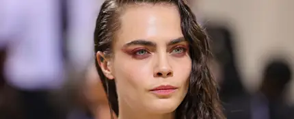 ¿Qué le pasa a Cara Delevingne? Los vídeos de su errático comportamiento en los Premios Billboard ¿Qué le pasa a Cara Delevingne? Los vídeos de su errático comportamiento en los Premios Billboard