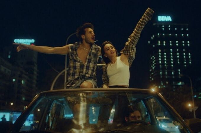 Aitana y Sebastián Yatra unen su espíritu rockero en el videoclip de 'Las dudas' 