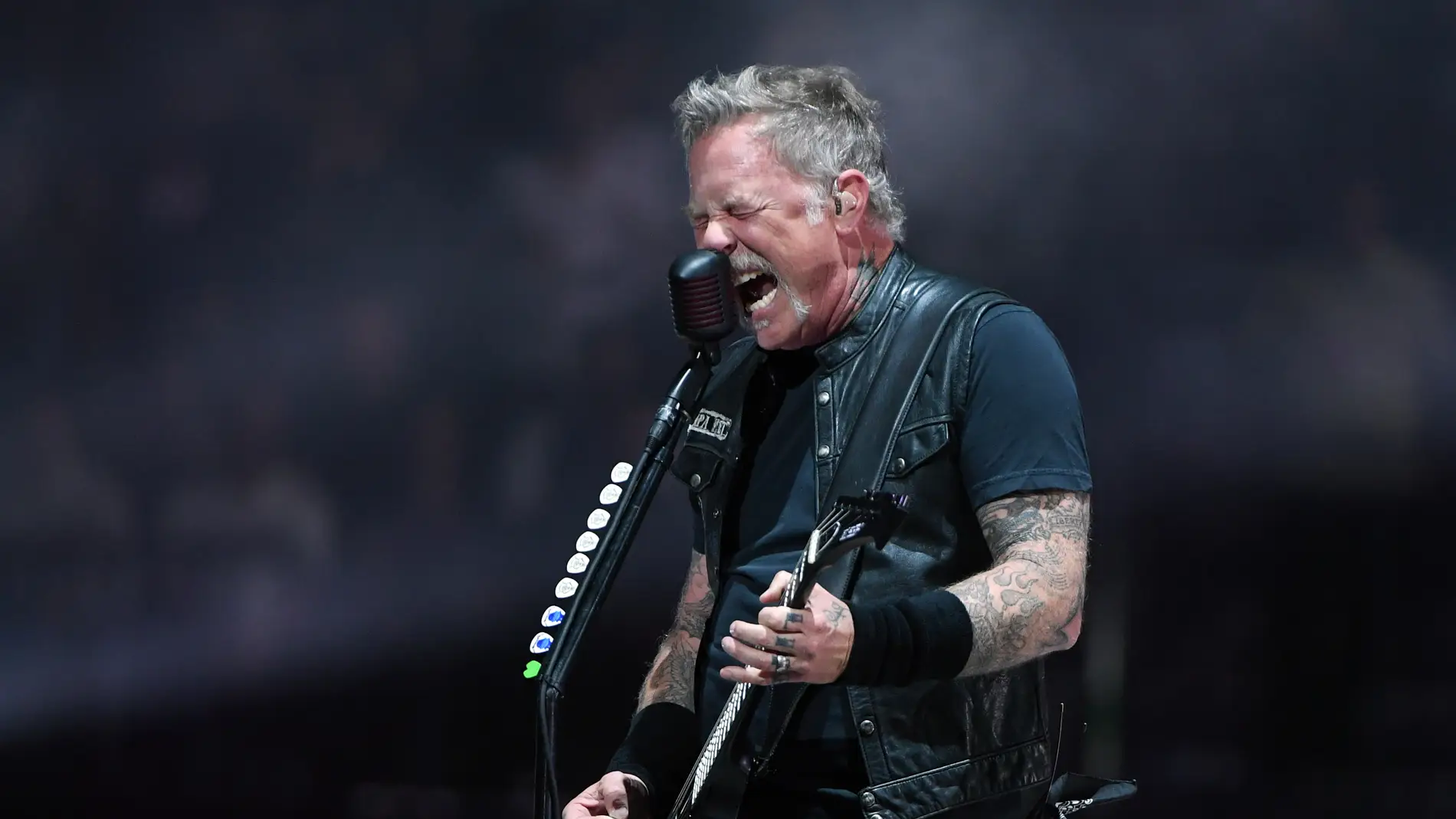 El cantante de Metallica se rompe: “Sentía que estaba viejo y no podía tocar más”