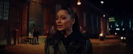 Tini Stoessel en su videoclip 'Carne y hueso' Tini Stoessel en su videoclip 'Carne y hueso'