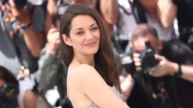Marion Cotillard confiesa que para triunfar en Hollywood salió con un actor