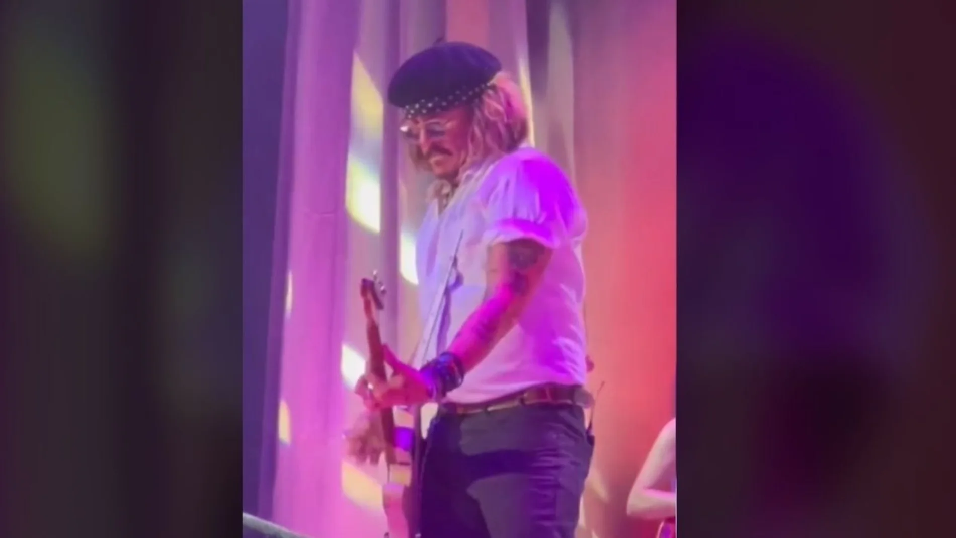Johnny Depp actúa por sorpresa en el concierto de Jeff Beck 