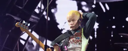Flea, bajista de Red Hot Chili Peppers. Flea, bajista de Red Hot Chili Peppers.