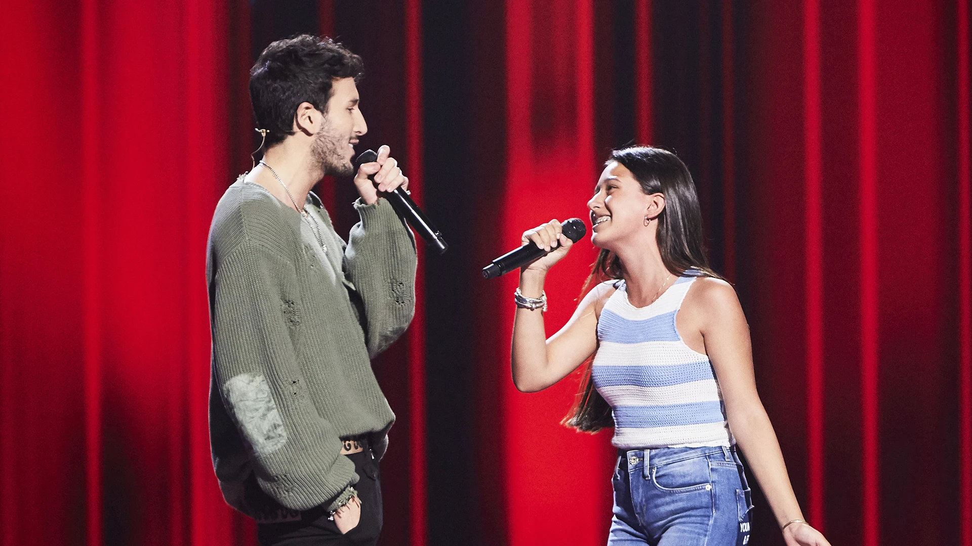 Sebasti&aacute;n Yatra une su voz a la de Roc&iacute;o Dom&iacute;nguez para cantar &lsquo;Entre sobras y sobras me faltas&rsquo; en &lsquo;La Voz Kids&rsquo;