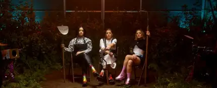 Una imagen de Tanxugueiras en el videoclip de 'Seghadoras' Una imagen de Tanxugueiras en el videoclip de 'Seghadoras'