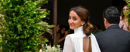 Las primeras fotos de Luc&iacute;a Pombo vestida de novia el d&iacute;a de su boda 