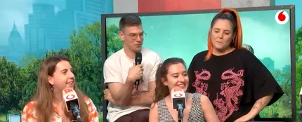 Carolina Iglesias, Victoria Martín, Iggy Rubín y Andrea Compton se despiden de yu jugando a la patata caliente Carolina Iglesias, Victoria Martín, Iggy Rubín y Andrea Compton se despiden de yu jugando a la patata caliente