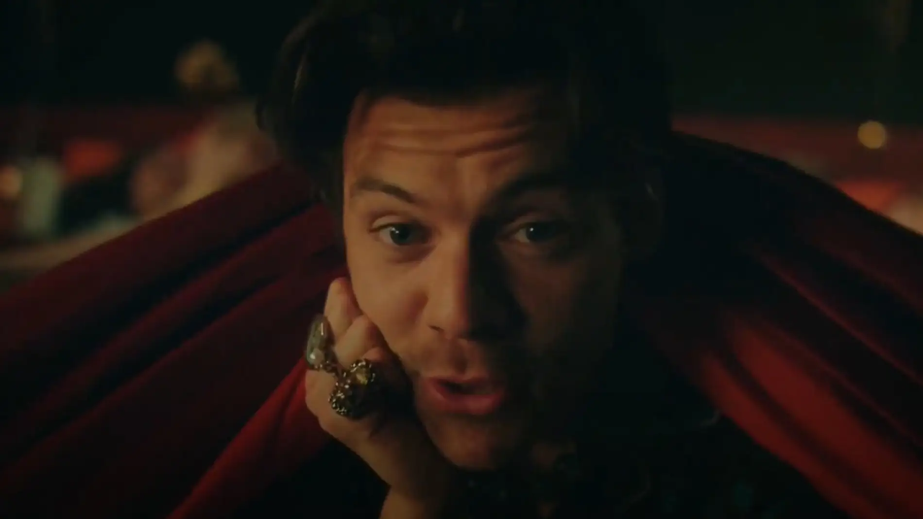 Harry Styles te invita a su fiesta de pijamas con el videoclip de 'Late Night Talking' 