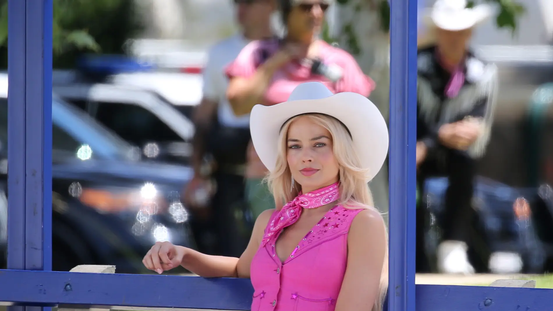 Margot Robbie, durante el rodaje de la película 'Barbie'.