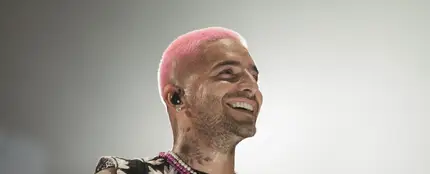 Maluma interrumpe su concierto en Cádiz para expulsar a dos mujeres que se estaban peleando Maluma interrumpe su concierto en Cádiz para expulsar a dos mujeres que se estaban peleando