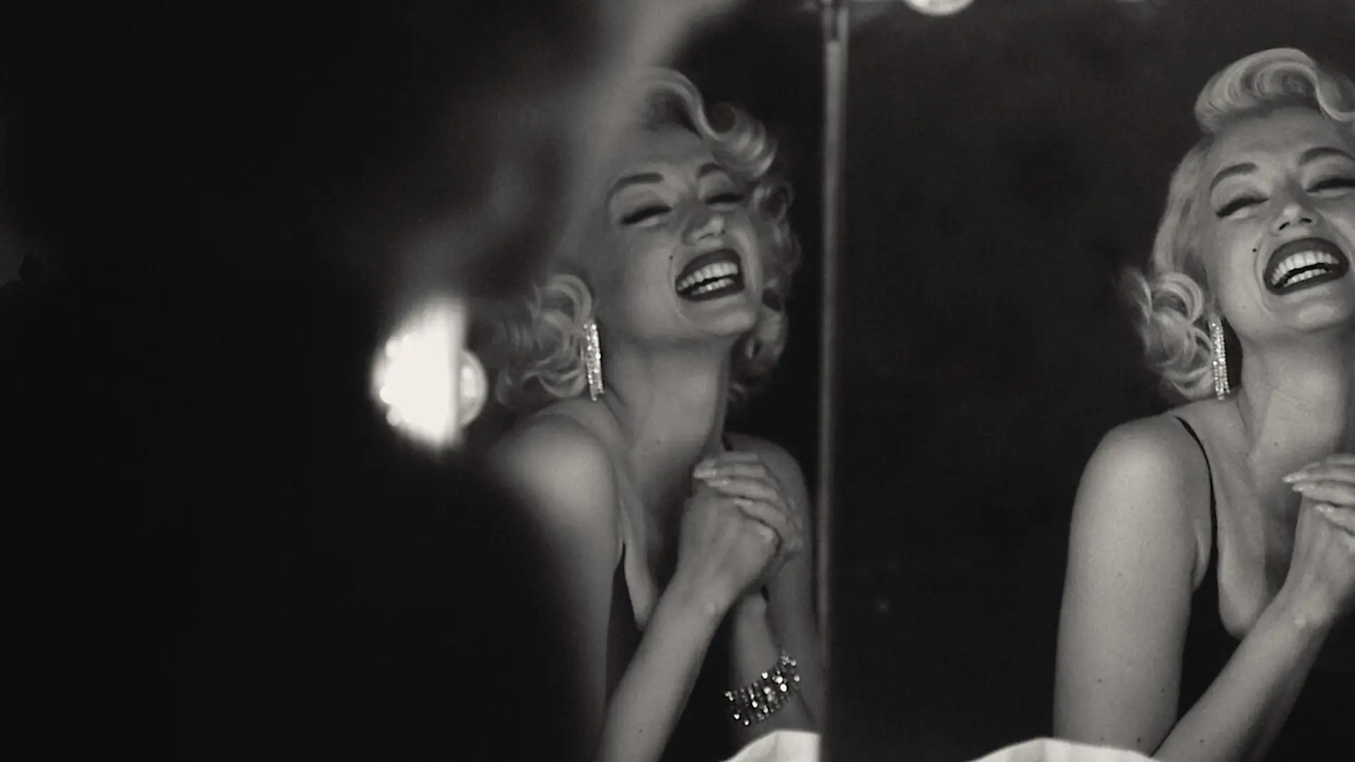 La actriz Ana de Armas, caracterizada como Marilyn Monroe en un fotograma de la película 'Blonde'
