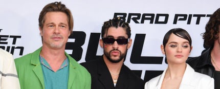 Brad Pitt, Bad Bunny y Joey King en la premiere de Bullet Train en Los &Aacute;ngeles