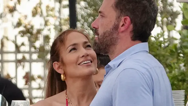 Jennifer Lopez y Ben Affleck, durante su luna de miel en París.