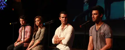 Demi Lovato y los Jonas Brothers Demi Lovato y los Jonas Brothers