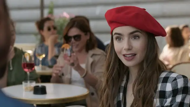 Tenemos las primeras imágenes del rodaje de la tercera temporada de 'Emily in Paris'