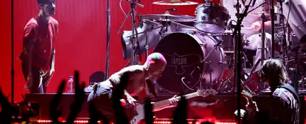 Red Hot Chili Peppers, durante la actuación en los MTV VMA's 2022. Red Hot Chili Peppers, durante la actuación en los MTV VMA's 2022.