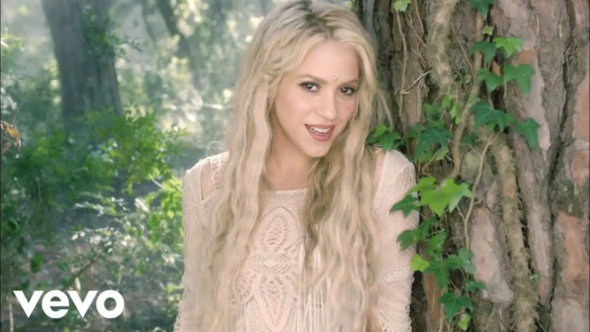 La portada de 'Me enamoré' de Shakira antes de pasarle el filtro robot.