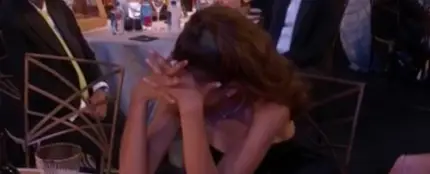 La reacción de Zendaya en los Emmy tras escuchar la broma sobre Leonardo DiCaprio. La reacción de Zendaya en los Emmy tras escuchar la broma sobre Leonardo DiCaprio.