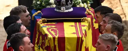 Por qué el ataud de la reina Isabel II está forrado de plomo Por qué el ataud de la reina Isabel II está forrado de plomo