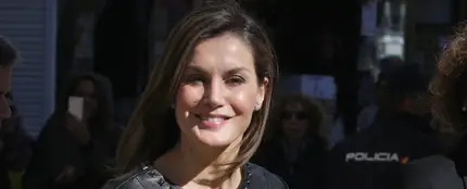 La reina Letizia, con un cuerpo de cuero negro. La reina Letizia, con un cuerpo de cuero negro.