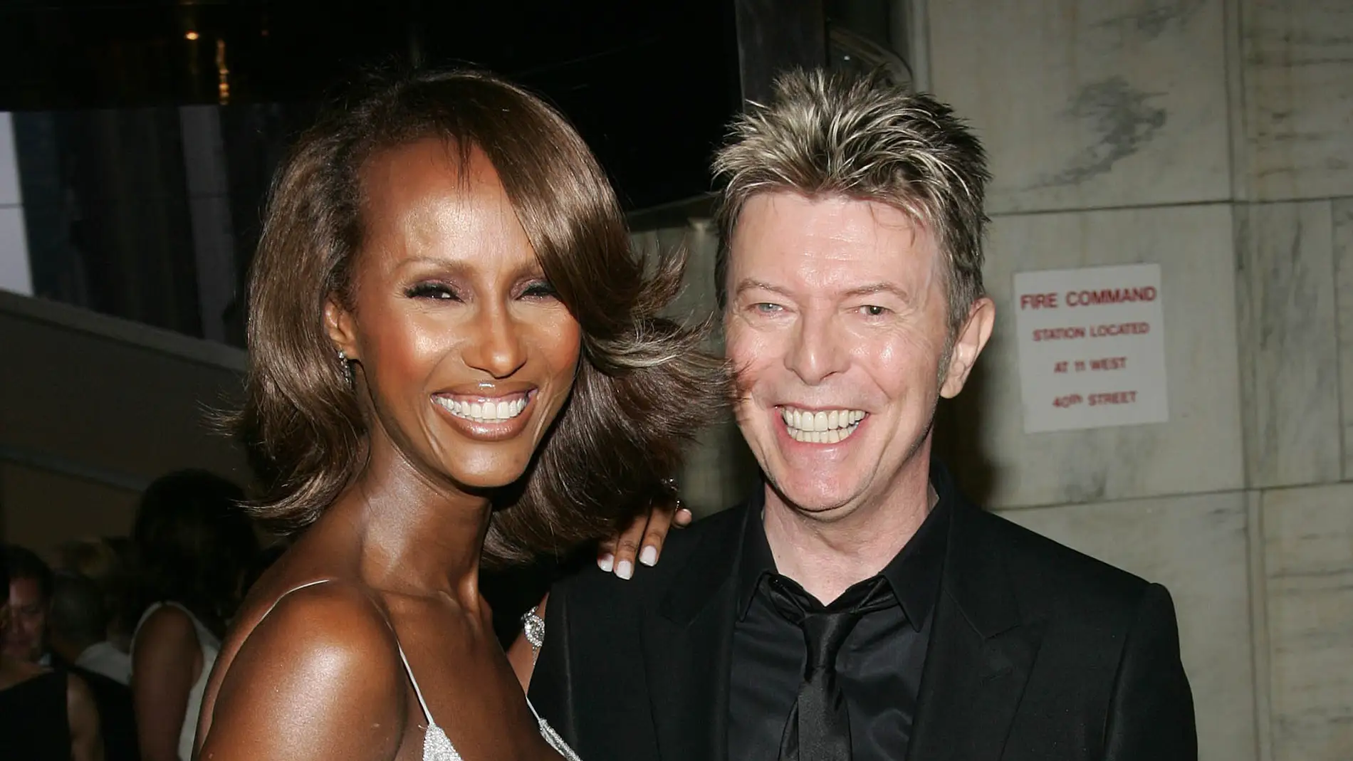 David Bowie junto a su mujer, la modelo Iman, en los CFDA Awards 2005 David Bowie junto a su mujer, la modelo Iman, en los CFDA Awards 2005