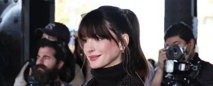 Anne Hathaway recrea uno de sus looks más conocidos de 'El diablo viste de Prada' 16 años después Anne Hathaway recrea uno de sus looks más conocidos de 'El diablo viste de Prada' 16 años después