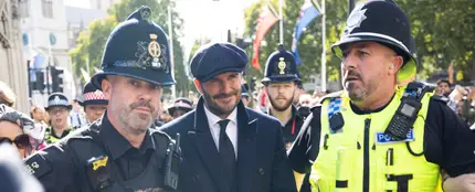 David Beckham se despide de la reina Isabel II entre lágrimas después de hacer 12 horas de cola David Beckham se despide de la reina Isabel II entre lágrimas después de hacer 12 horas de cola