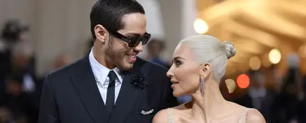 Kim Kardashian y Pete Davidson Kim Kardashian y Pete Davidson
