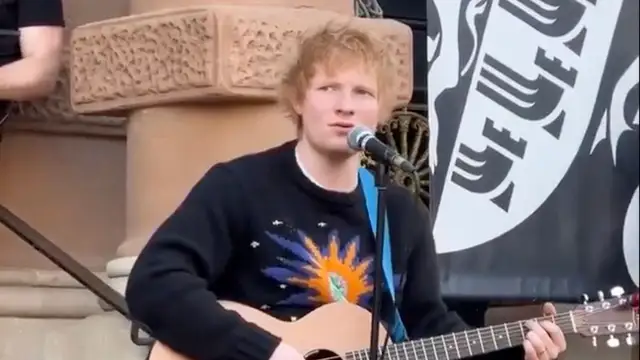 Ed Sheeran da un concierto acústico sorpresa en las calles de Inglaterra