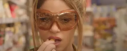 Shakira en el videoclip de 'Monotonía', su canción con Ozuna. Shakira en el videoclip de 'Monotonía', su canción con Ozuna.