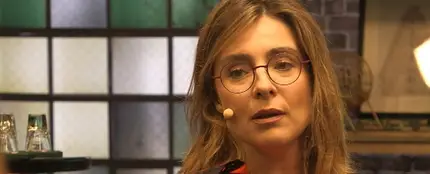 Sandra Barneda con Chenoa en 'Tómatelo menos en serio' Sandra Barneda con Chenoa en 'Tómatelo menos en serio'