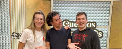 Rodrigo Cortés con Eva Soriano e Iggy Rubín en 'Cuerpos especiales'.