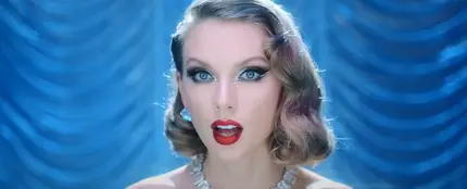 Los easter eggs del videoclip de 'Bejeweled', el cuento de hadas de Taylor Swift Los easter eggs del videoclip de 'Bejeweled', el cuento de hadas de Taylor Swift