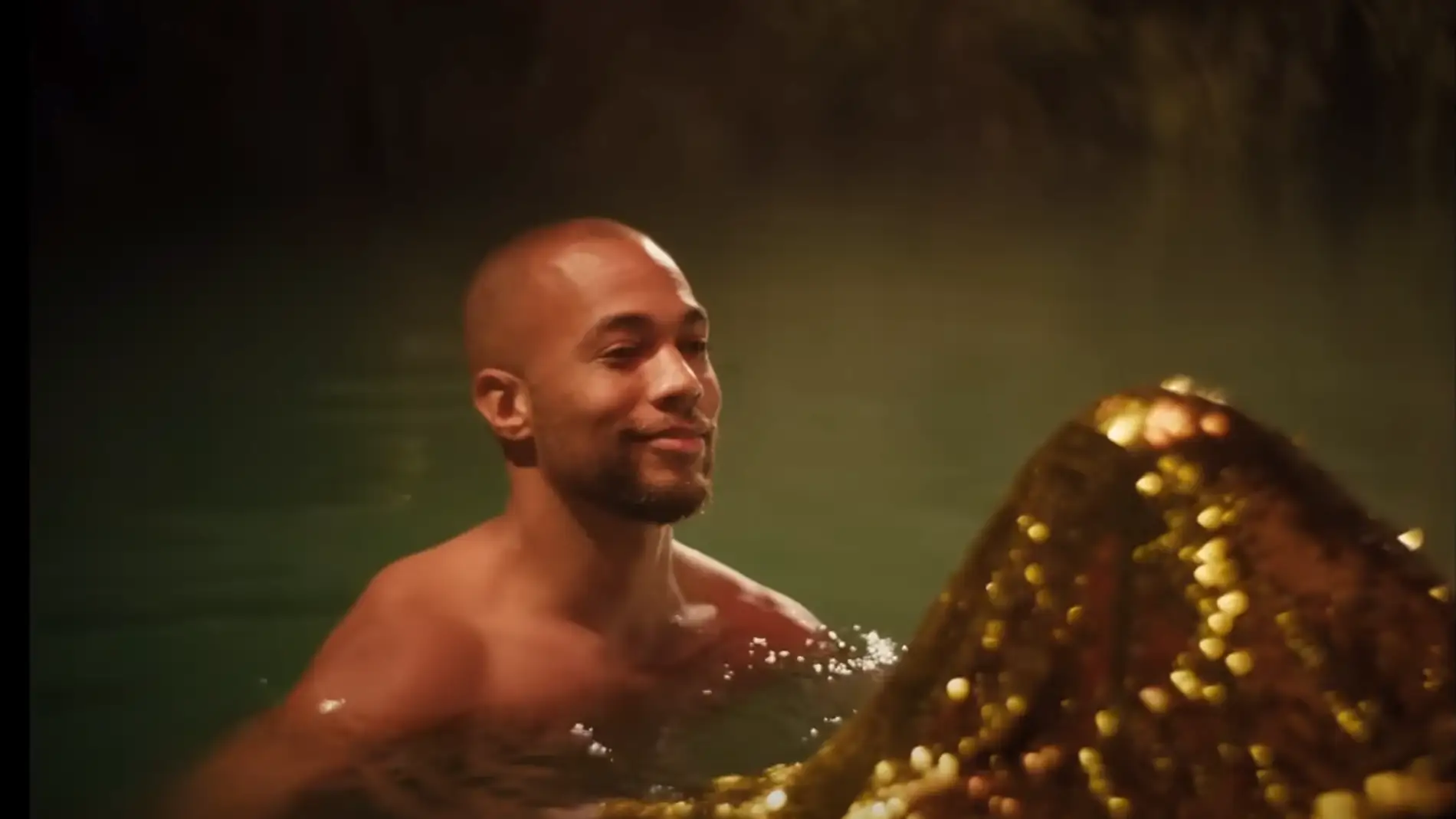 Quién es Kendrick Sampson, el actor que aparece en el videoclip 'I drink wine' de Adele 