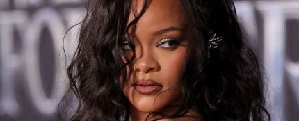 Rihanna regresa a la música con &#39;Lift Me Up&#39;